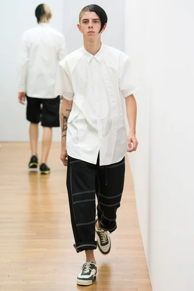 Look 38